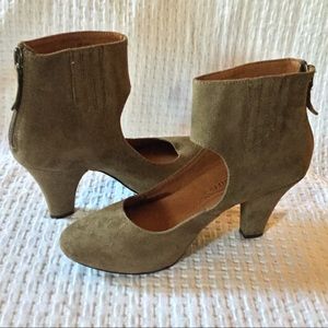 Gentle Souls ‘Make Rem’ suede pump ankle shoes